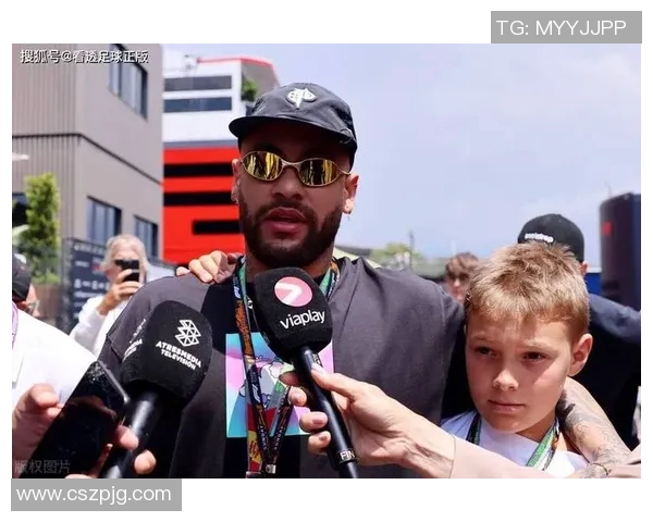 夜店风潮与足球明星：聚焦球场外的精彩生活与独特魅力